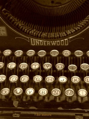 Fri-Flash 4 old-fashioned-typewriter